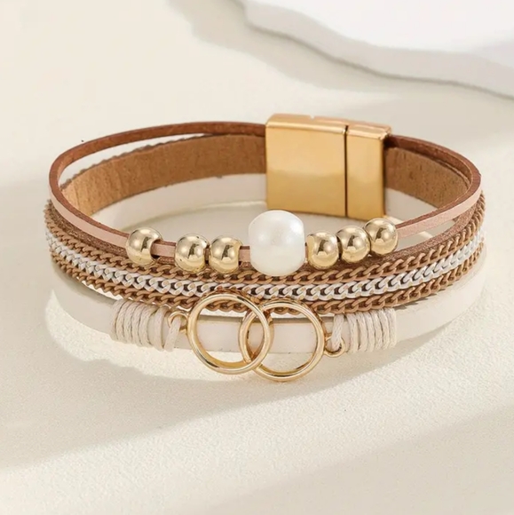 ✨New✨ Stylish bracelet - Picture 3 of 3